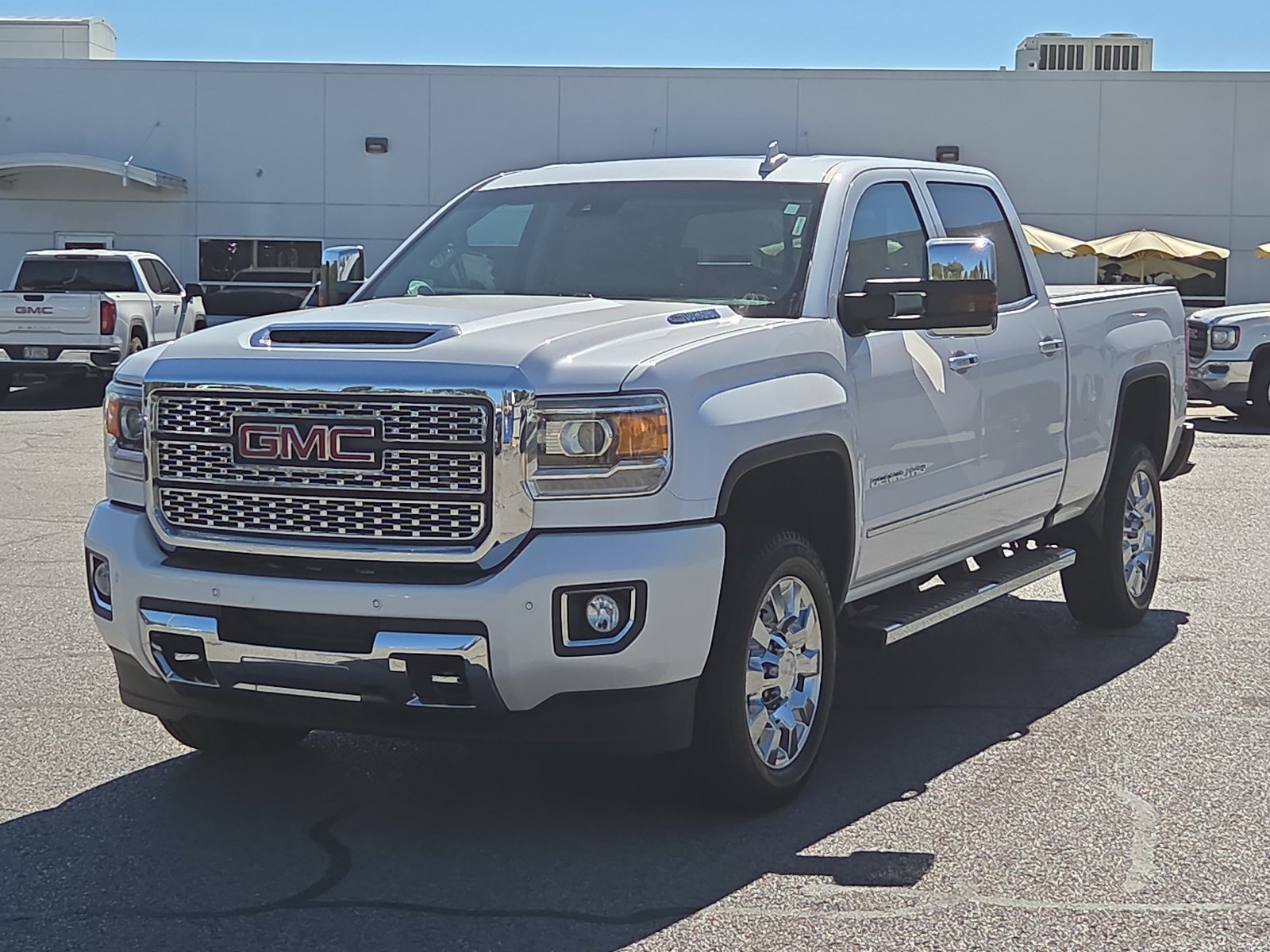 Used 2018 GMC Sierra 2500 Denali w/ Duramax Plus Package AWD/4WD image 3