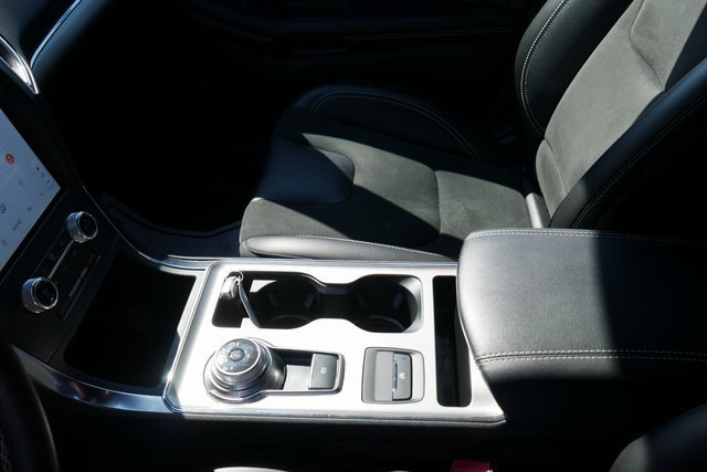 Used 2022 Ford Edge ST image 22