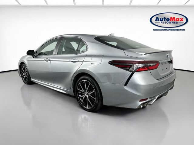 Used 2023 Toyota Camry SE w/ Cold Weather Package FWD image 5