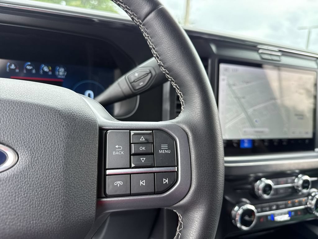 Used 2025 Ford F350 Lariat w/ Lariat Ultimate Package AWD/4WD image 17