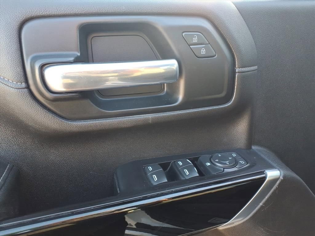 Used 2020 Chevrolet Silverado 2500 LT w/ Convenience Package image 4