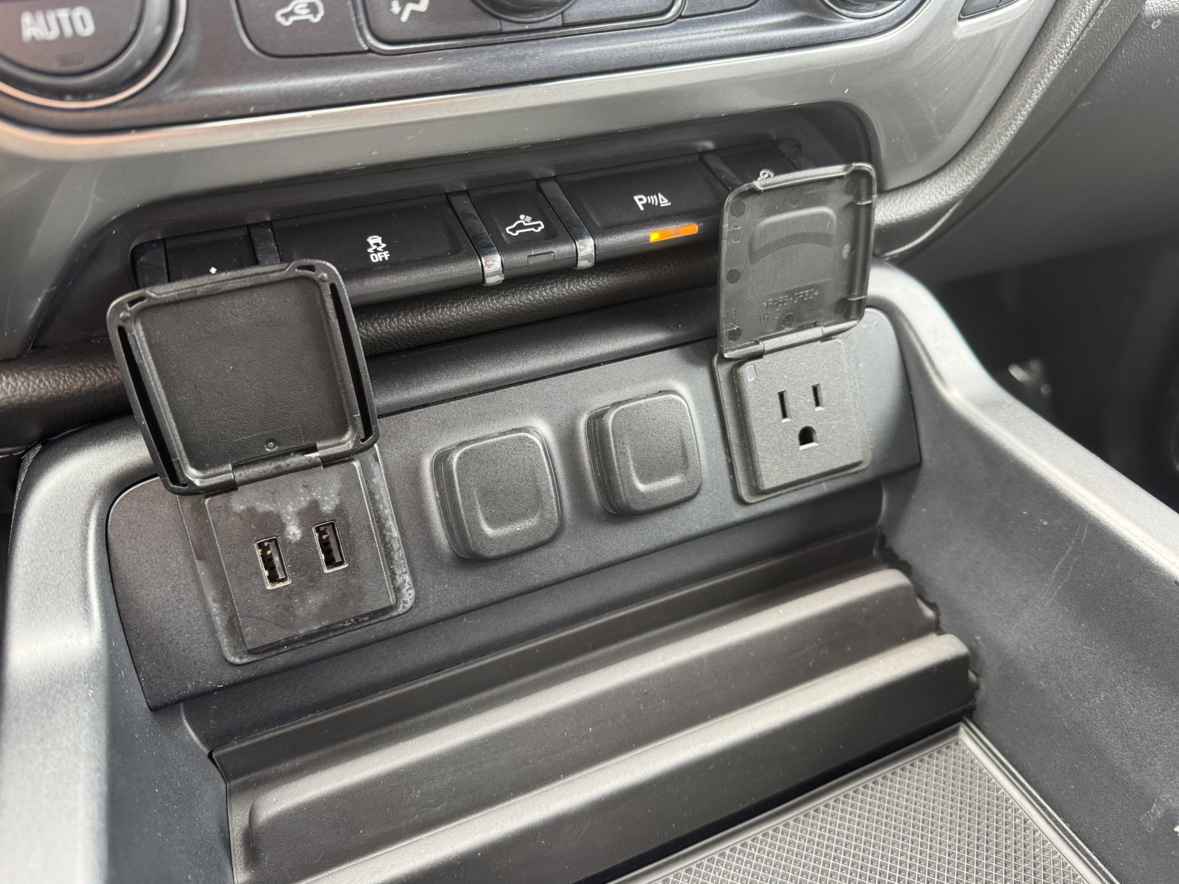 Used 2017 Chevrolet Silverado 1500 LTZ Z71 w/ LTZ Plus Package image 10