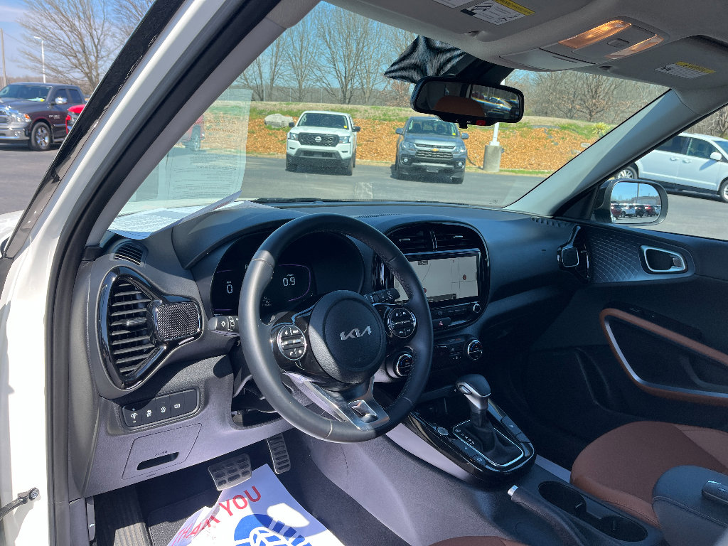 Used 2025 Kia Soul EX image 30