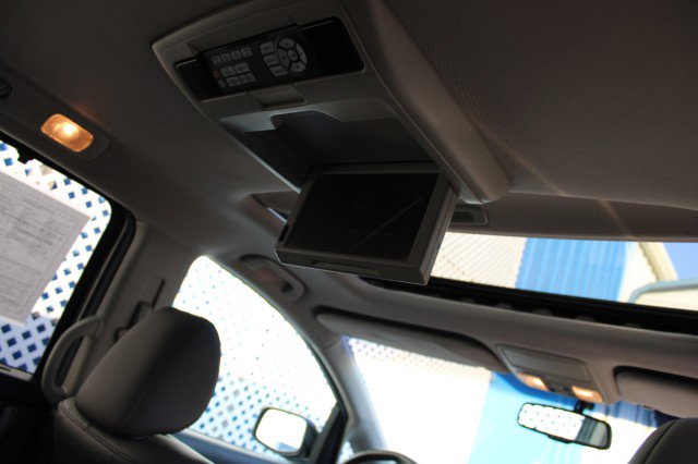 Used 2012 Honda Odyssey Touring Elite image 17