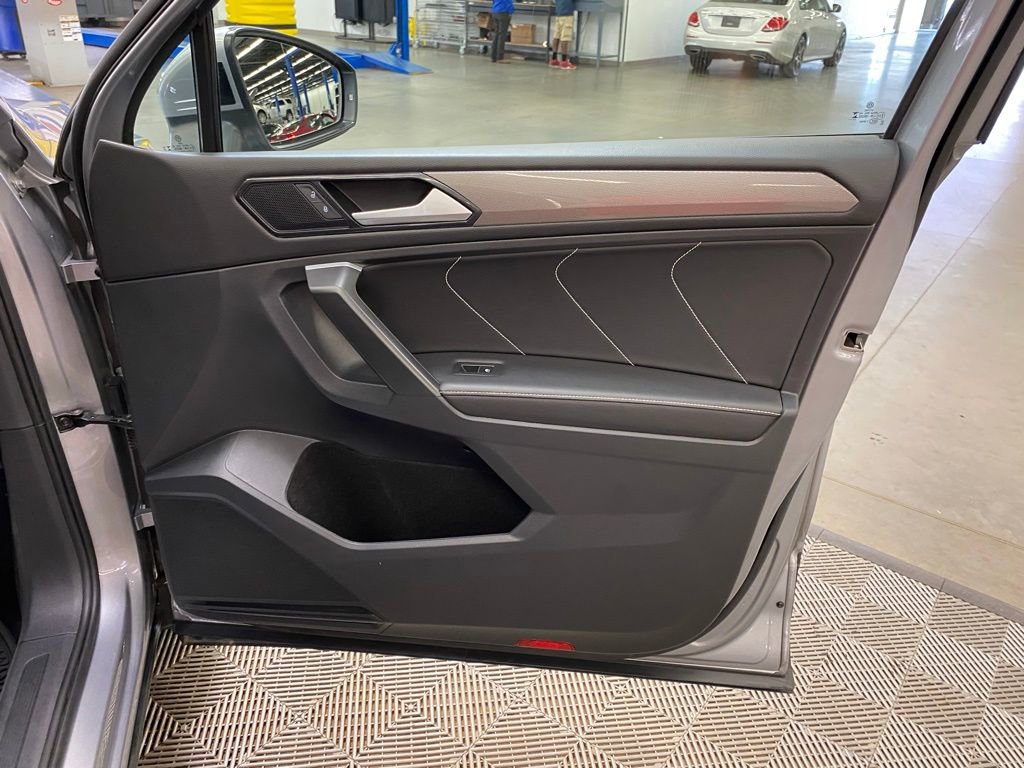 Used 2024 Volkswagen Tiguan Wolfsburg Edition image 37