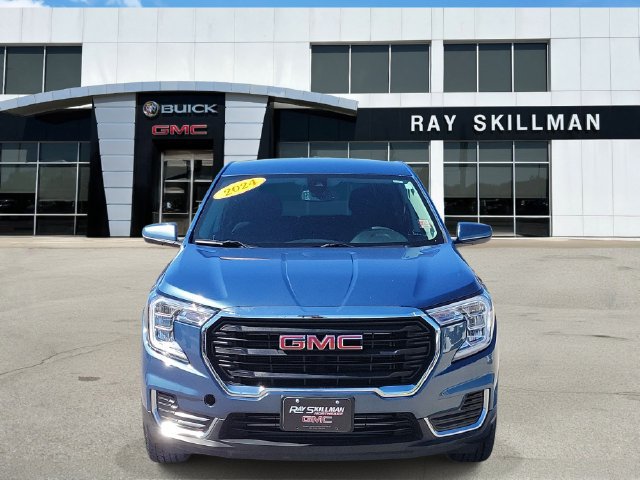 Used 2024 GMC Terrain SLE AWD/4WD image 2