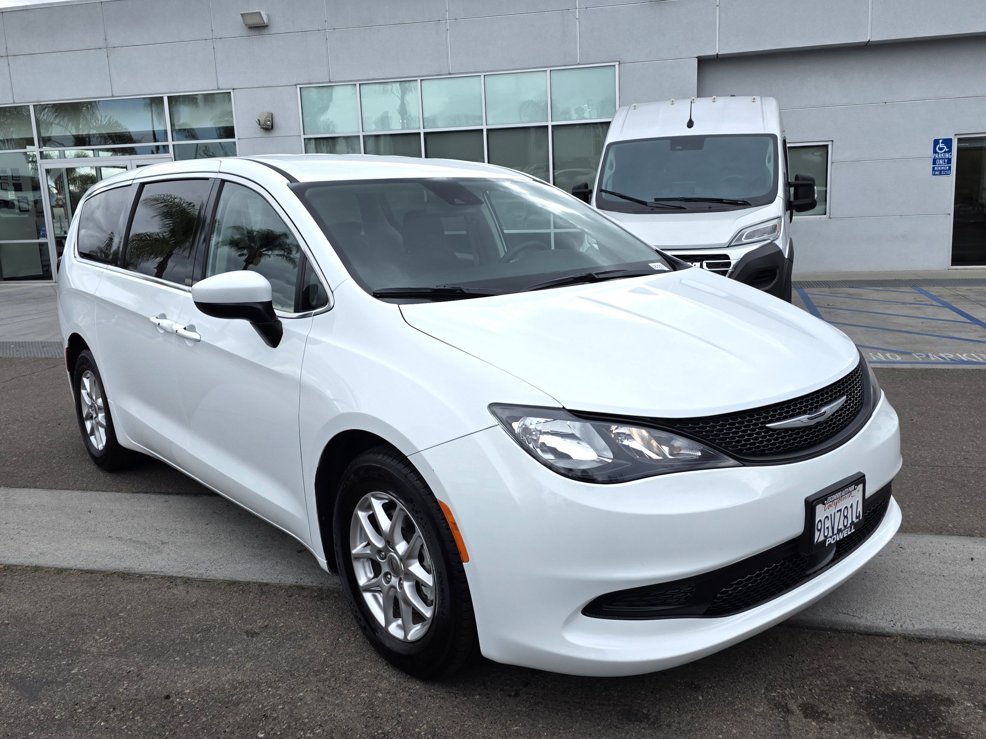 Certified 2023 Chrysler Voyager LX image 6