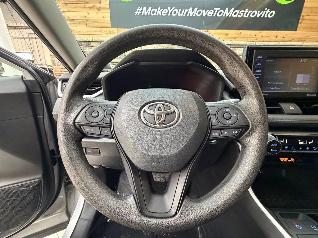 Used 2022 Toyota RAV4 XLE image 17