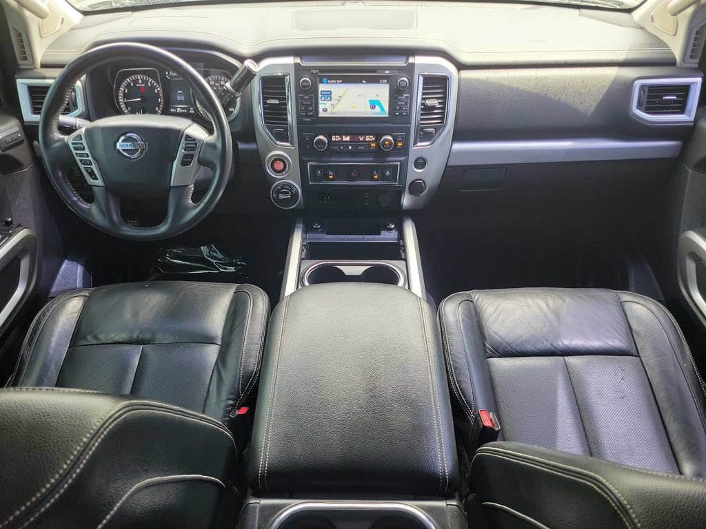 Used 2017 Nissan Titan PRO-4X w/ Pro-4x Convenience Package AWD/4WD image 18