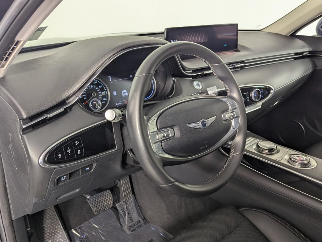 Used 2025 Genesis GV70 2.5T AWD/4WD image 12