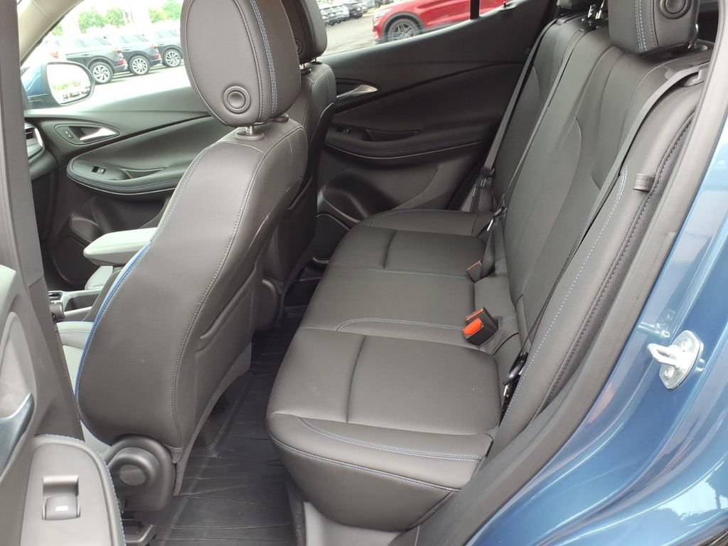 Used 2025 Buick Encore GX Sport Touring FWD image 11
