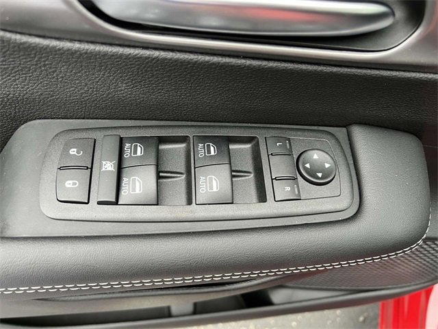 New 2025 Chrysler Pacifica Select image 15