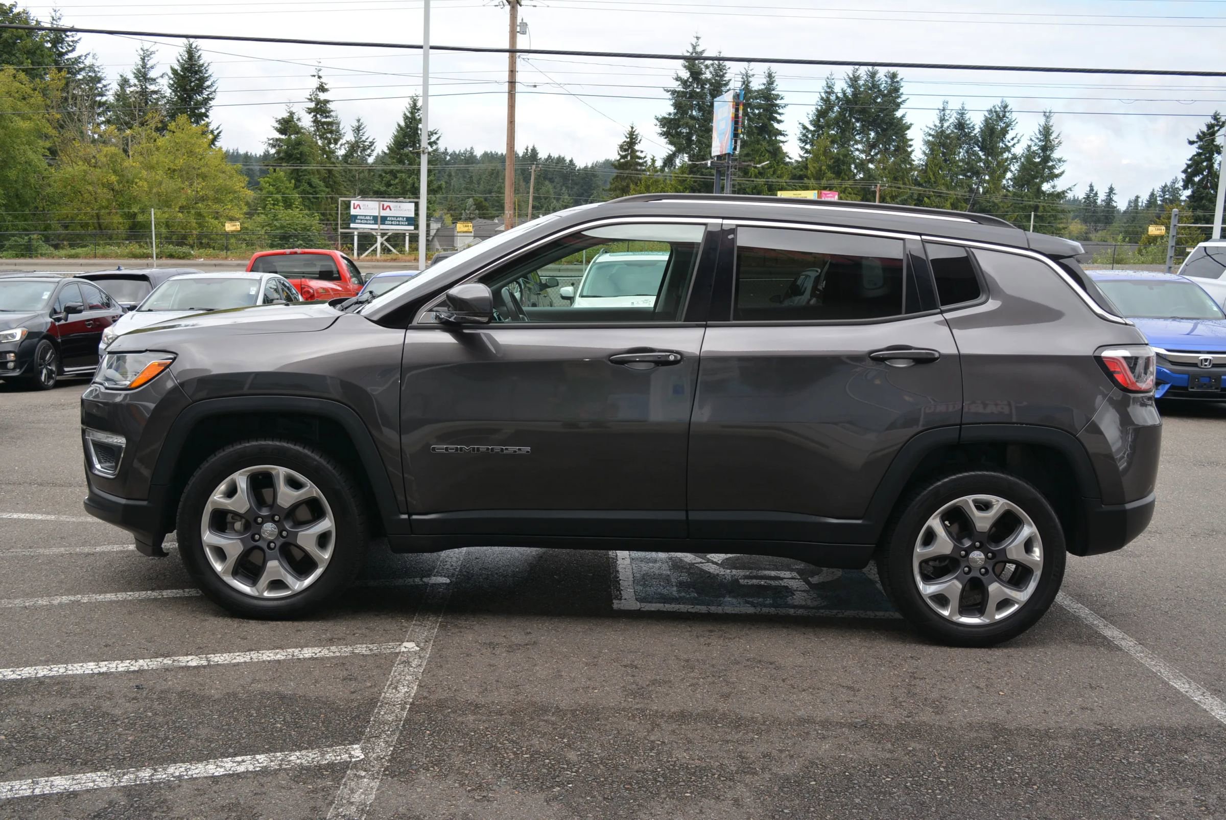 Used 2021 Jeep Compass Limited image 4