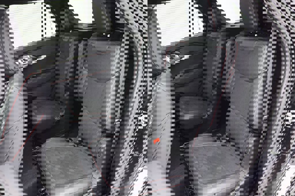 Used 2025 Ford Explorer ST image 13