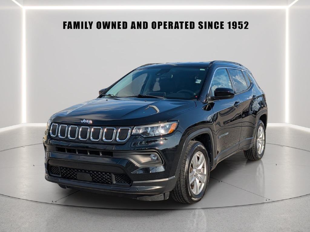 Used 2022 Jeep Compass Latitude FWD image 2