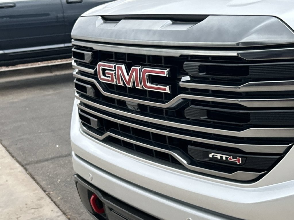 Used 2022 GMC Sierra 1500 AT4 w/ AT4 Premium Package AWD/4WD image 31
