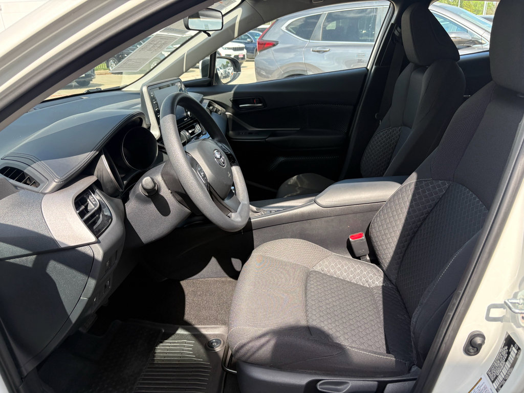 Used 2021 Toyota C-HR LE image 10