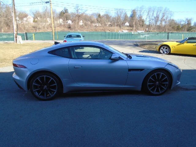 Used 2016 Jaguar F-TYPE Coupe image 9