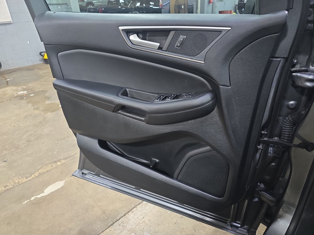 Used 2023 Ford Edge SEL w/ Convenience Package AWD/4WD image 28