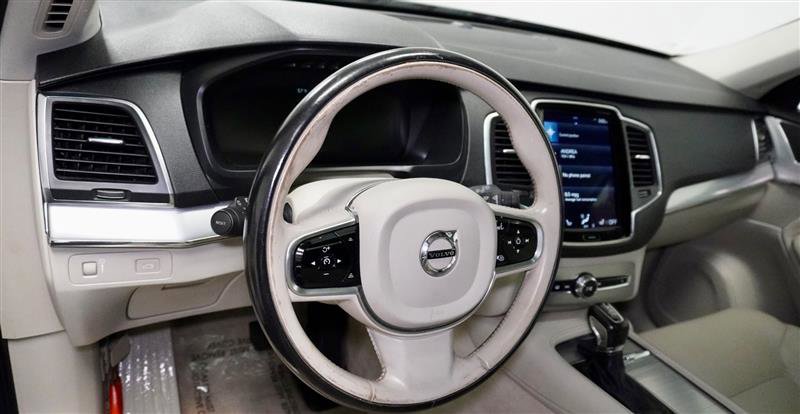 Used 2016 Volvo XC90 T6 Momentum image 12