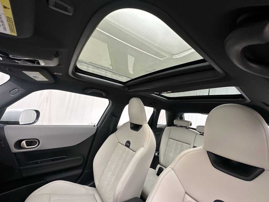 New 2025 MINI Cooper 4-Door Hardtop FWD image 24