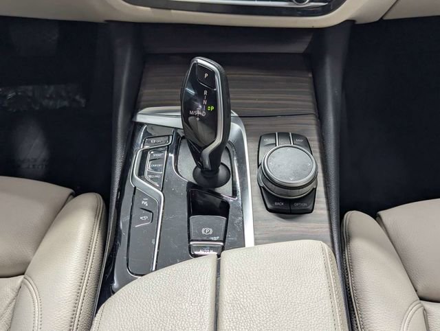 Used 2021 BMW 530i w/ Premium Package RWD image 13