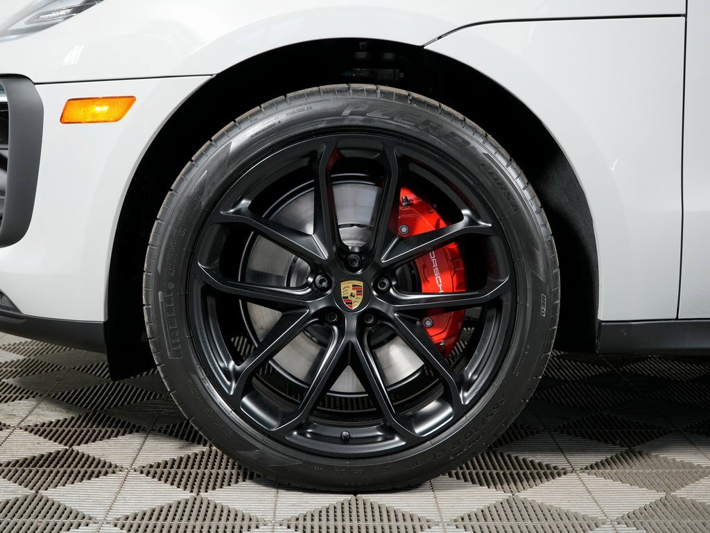 New 2026 Porsche Macan GTS image 40