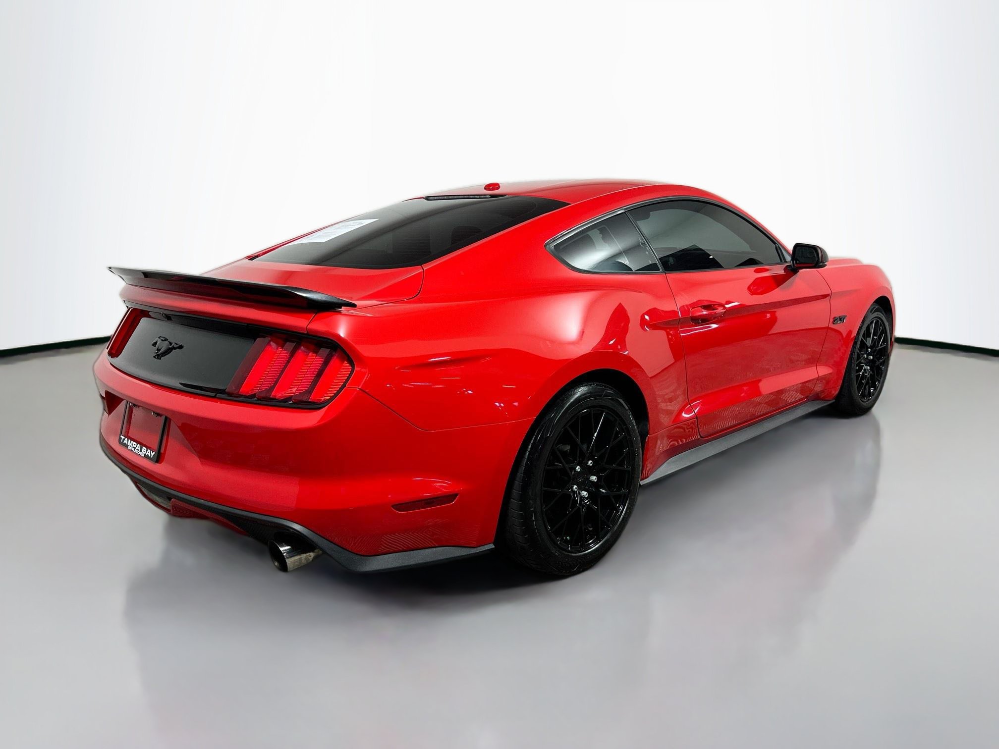 Used 2015 Ford Mustang Premium RWD image 4