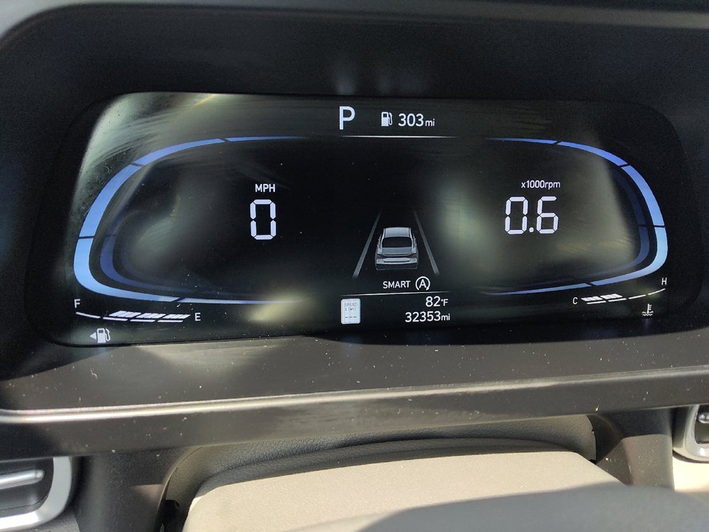 Used 2024 Hyundai Elantra SE image 23