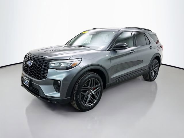 Used 2025 Ford Explorer ST-Line w/ ST-Line Street Pack image 3