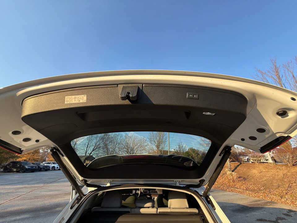 Used 2024 Audi Q5 e Premium w/ Convenience Package image 14