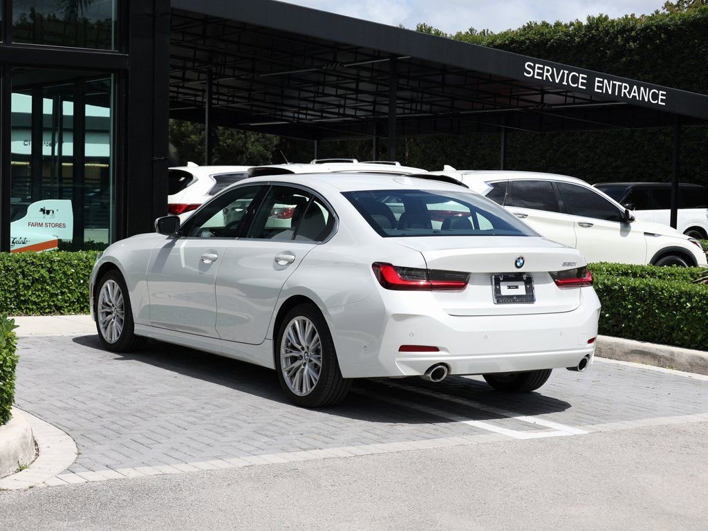 Used 2024 BMW 330i Sedan w/ Premium Package image 5