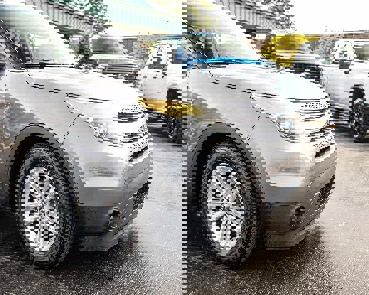 Used 2011 Ford Explorer XLT w/ 202A Rapid Spec Order Code image 3