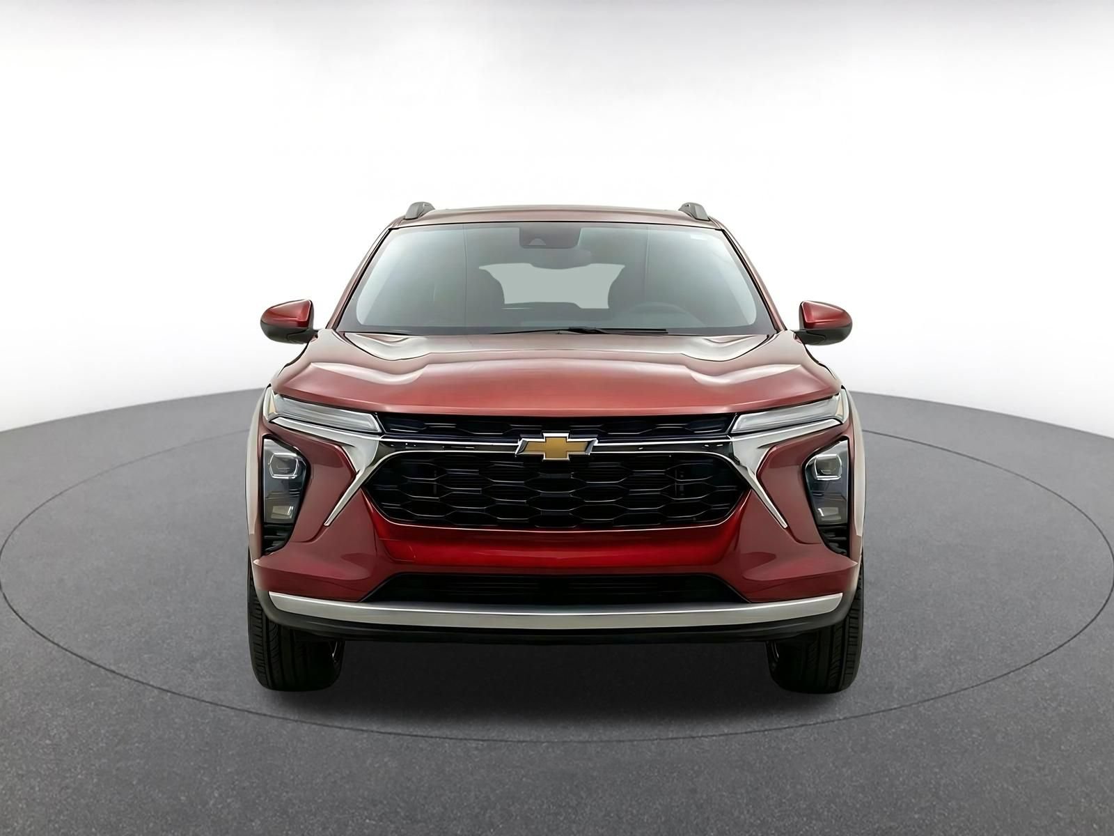 Used 2025 Chevrolet Trax LT FWD image 2