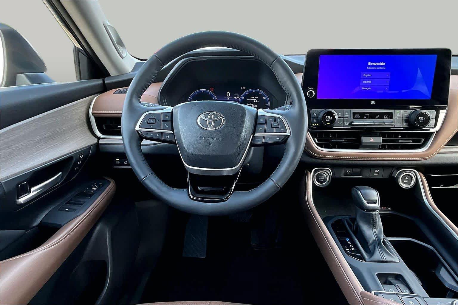 Used 2025 Toyota Grand Highlander AWD image 6