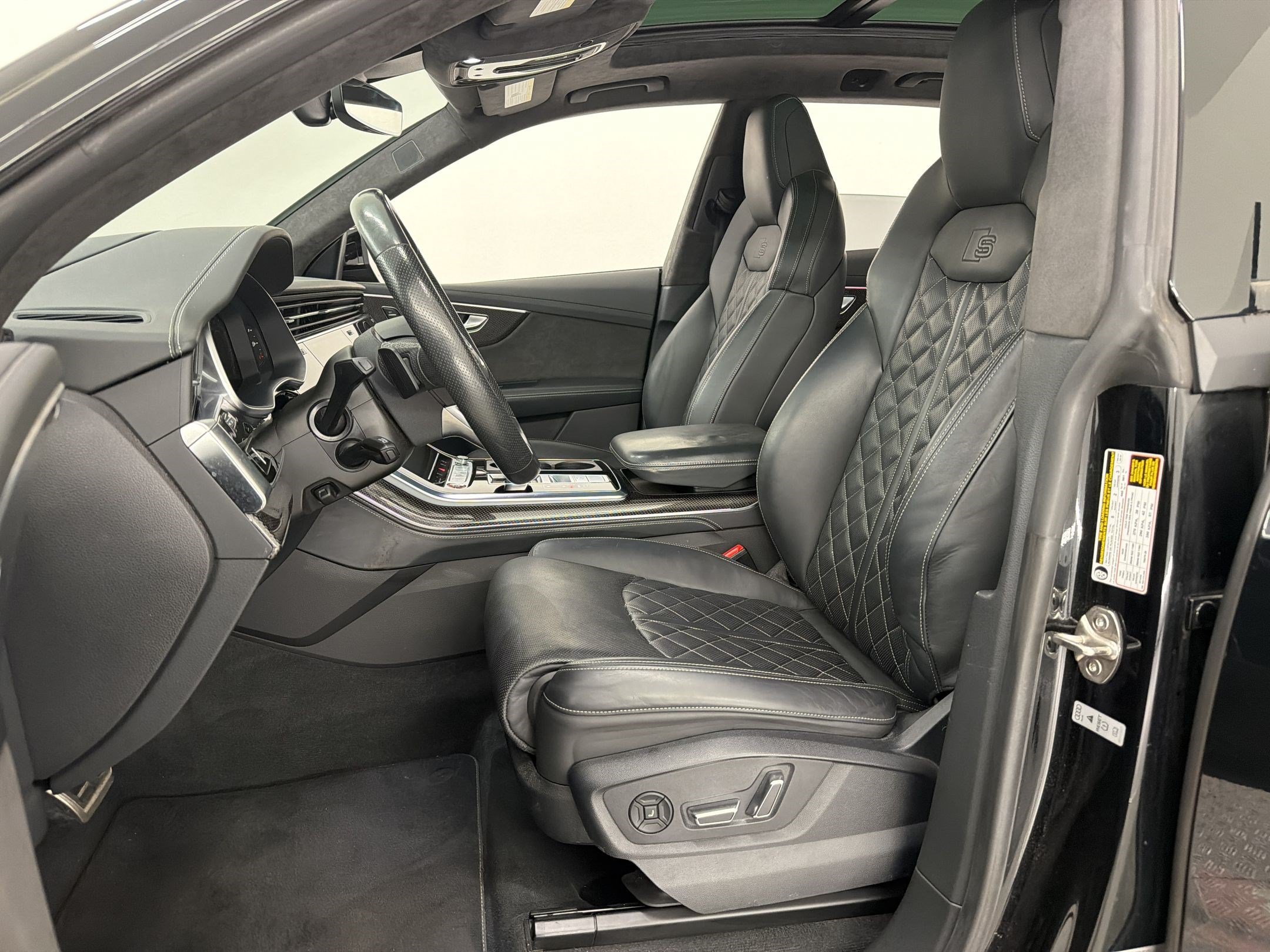 Used 2022 Audi SQ8 Prestige AWD/4WD image 5