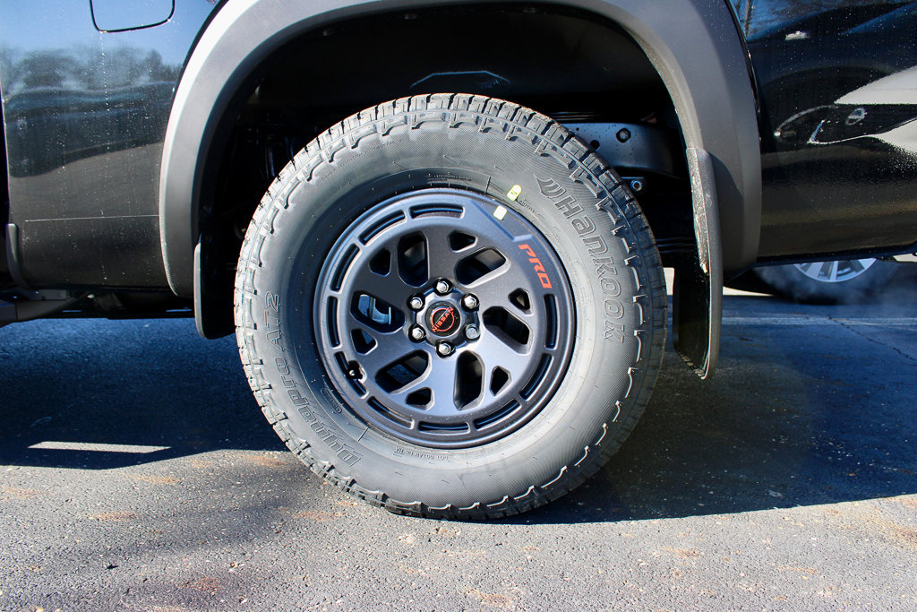 New 2025 Nissan Frontier PRO-4X w/ Pro Convenience Package image 6