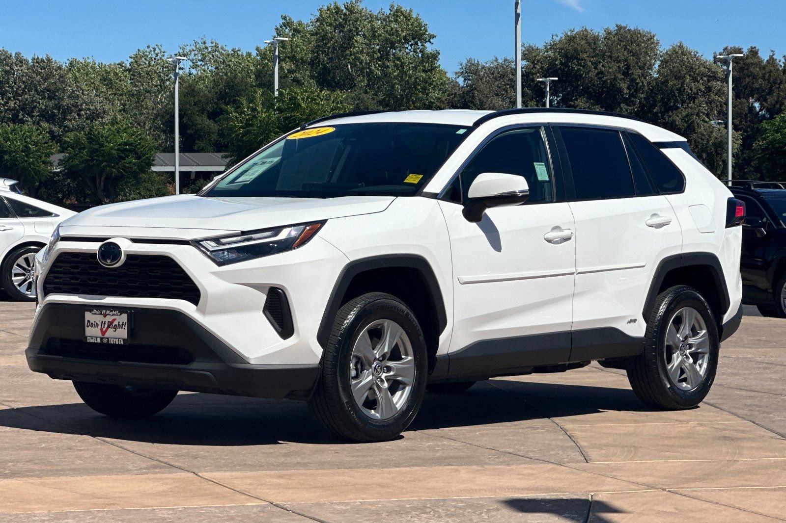 Used 2024 Toyota RAV4 LE AWD/4WD image 8