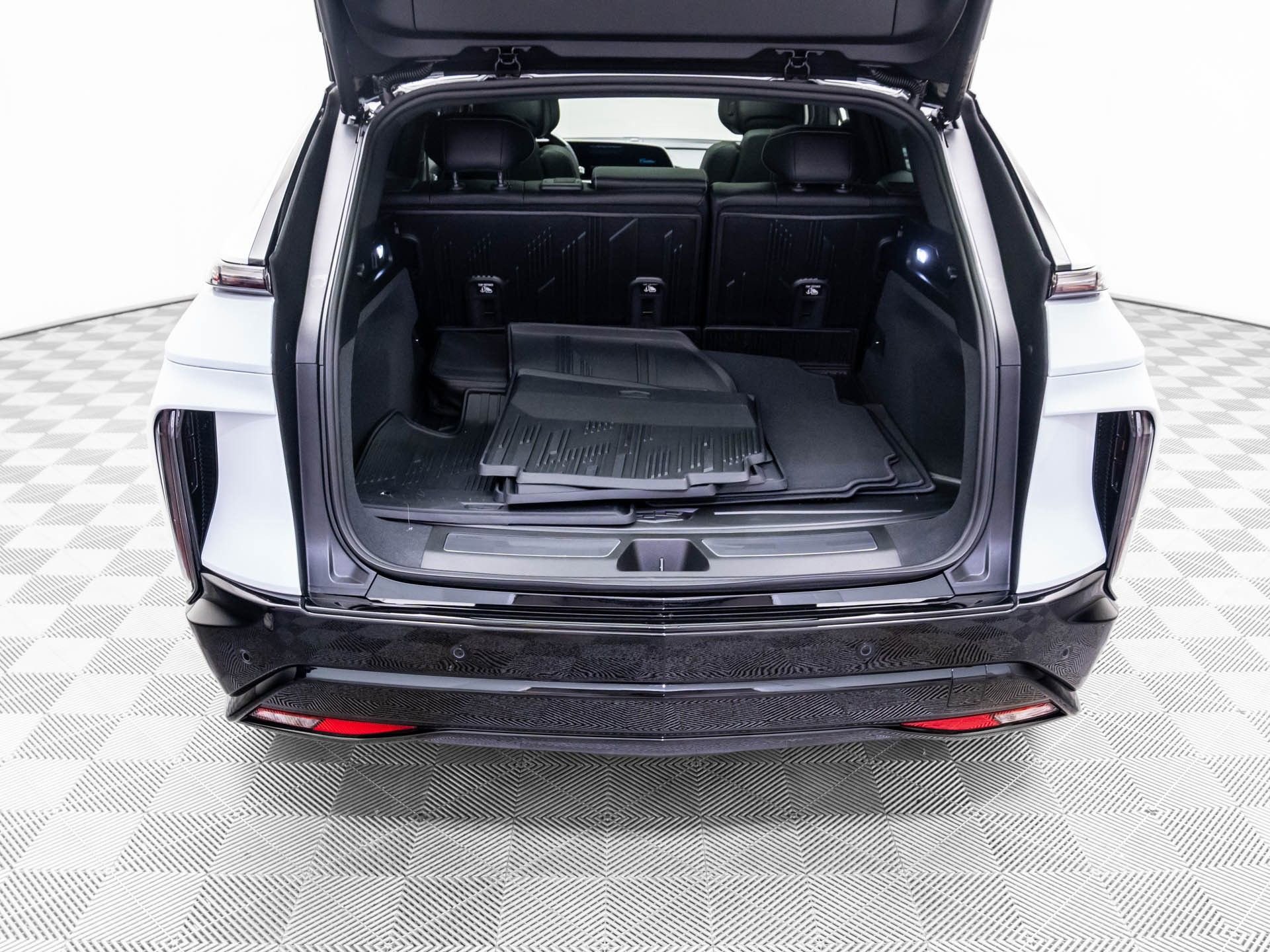 New 2026 Cadillac Lyriq Sport image 29