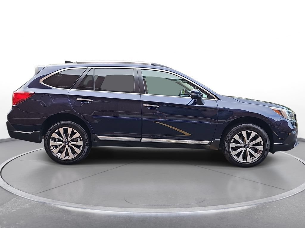 Used 2018 Subaru Outback 3.6R Touring w/ Popular Package #3 AWD/4WD image 4