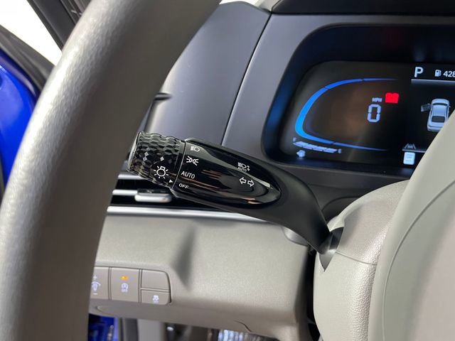 Certified 2025 Hyundai Elantra SE w/ Cargo Package image 13