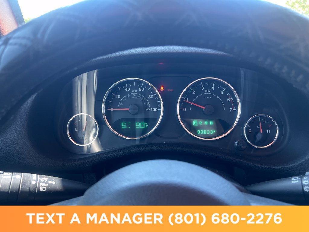 Used 2016 Jeep Wrangler Unlimited Sahara w/ Connectivity Group AWD/4WD image 17