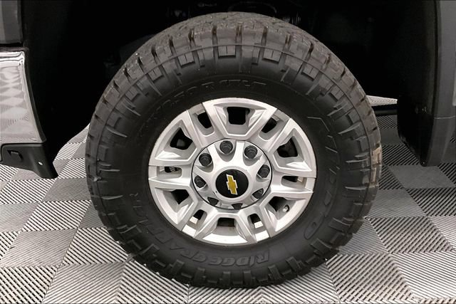 Used 2020 Chevrolet Silverado 2500 LT w/ Convenience Package image 9