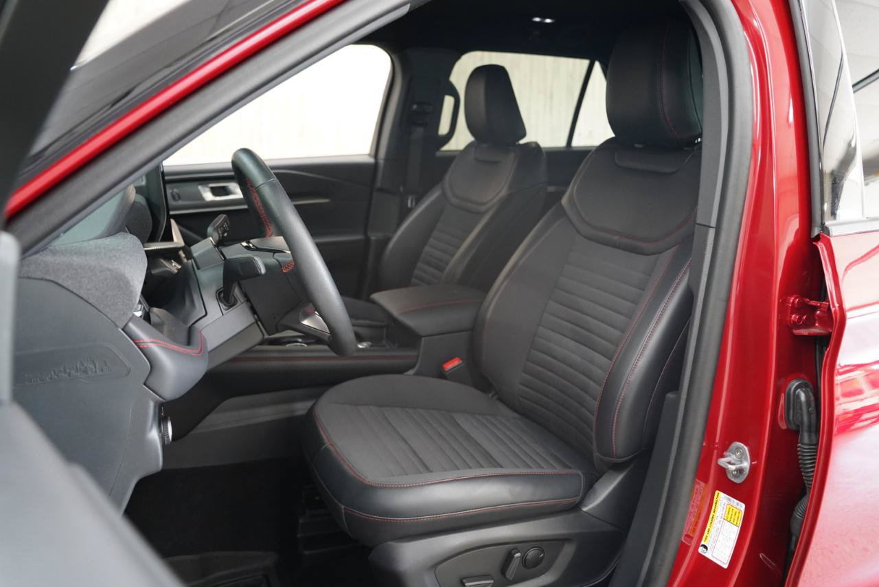 Used 2026 Ford Explorer ST-Line w/ ST-Line Street Pack RWD image 26