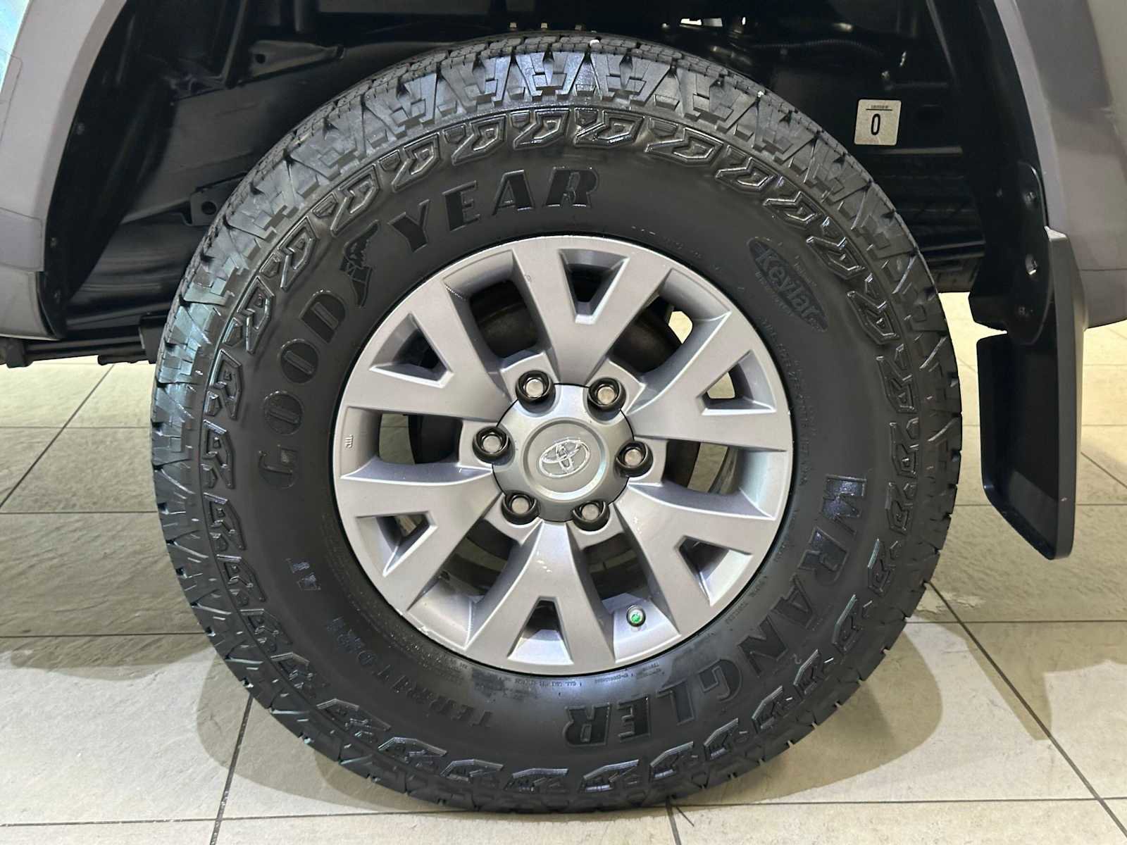 Used 2019 Toyota Tacoma SR5 RWD image 9