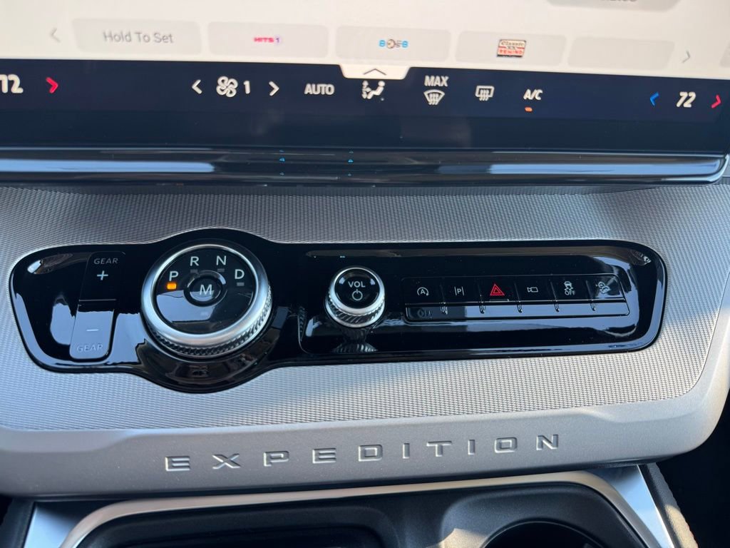 New 2025 Ford Expedition Active image 23