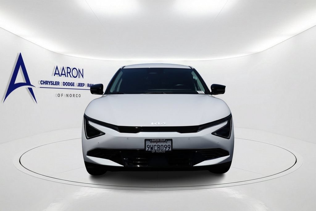 Used 2025 Kia EV6 Wind RWD image 2