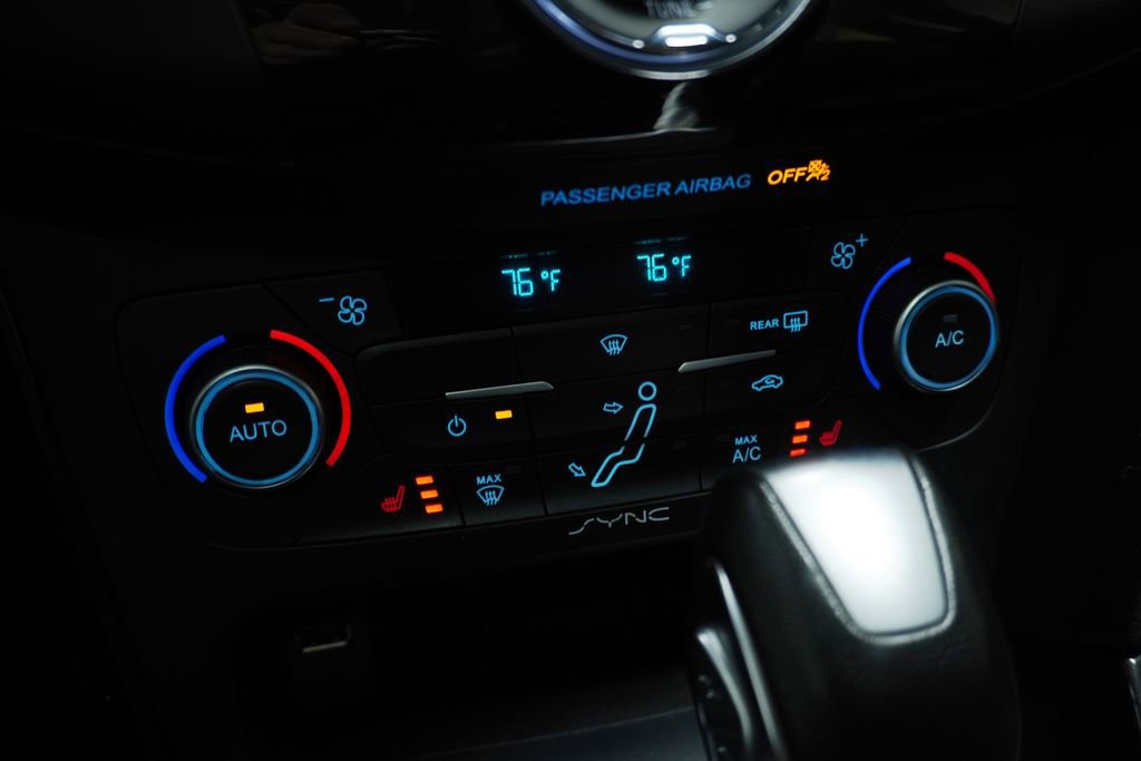 Used 2018 Ford Focus Titanium FWD image 17
