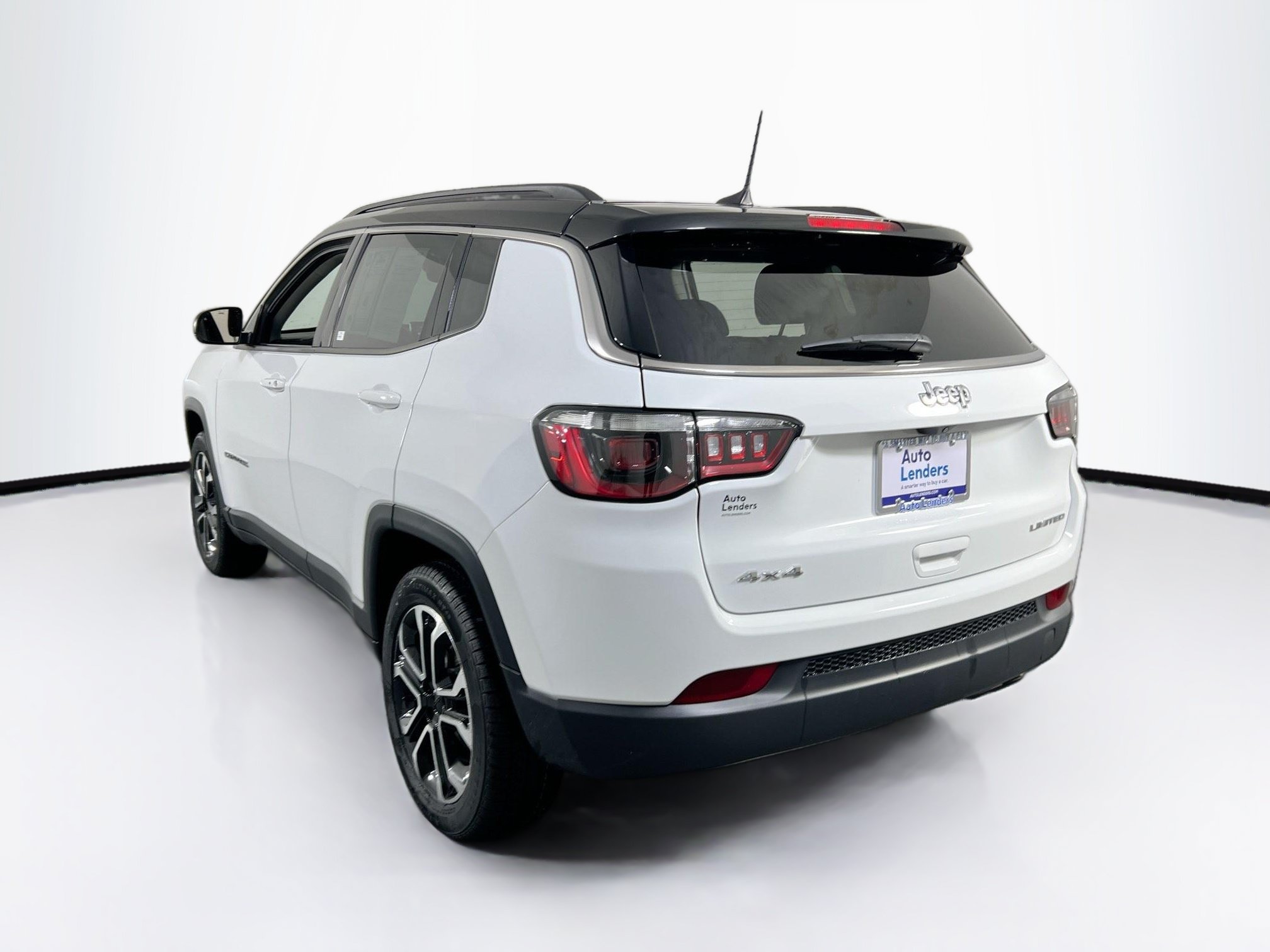 Used 2022 Jeep Compass Limited AWD/4WD image 7