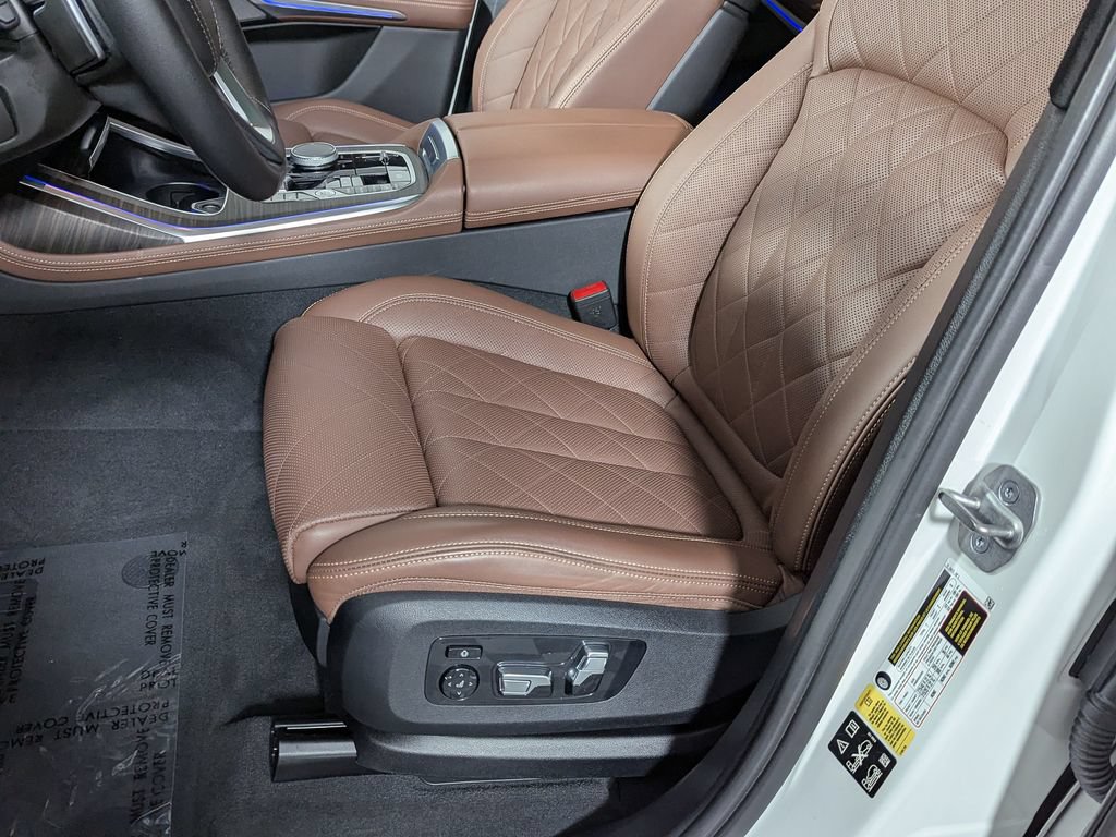 Certified 2023 BMW X7 xDrive40i w/ Premium Package AWD/4WD image 21
